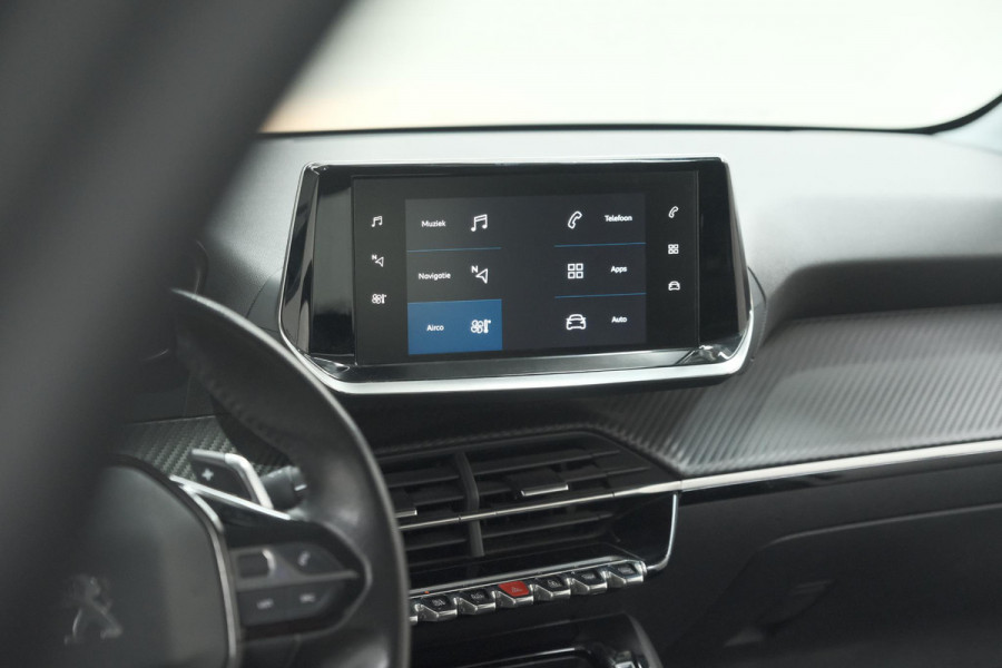 Peugeot 208 PureTech 100 EAT8 Active | Trekhaak | Parkeersensoren | Navigatie | Apple Carplay
