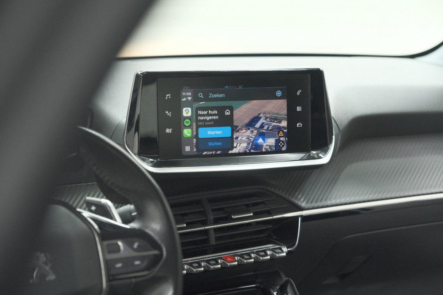 Peugeot 208 PureTech 100 EAT8 Active | Trekhaak | Parkeersensoren | Navigatie | Apple Carplay
