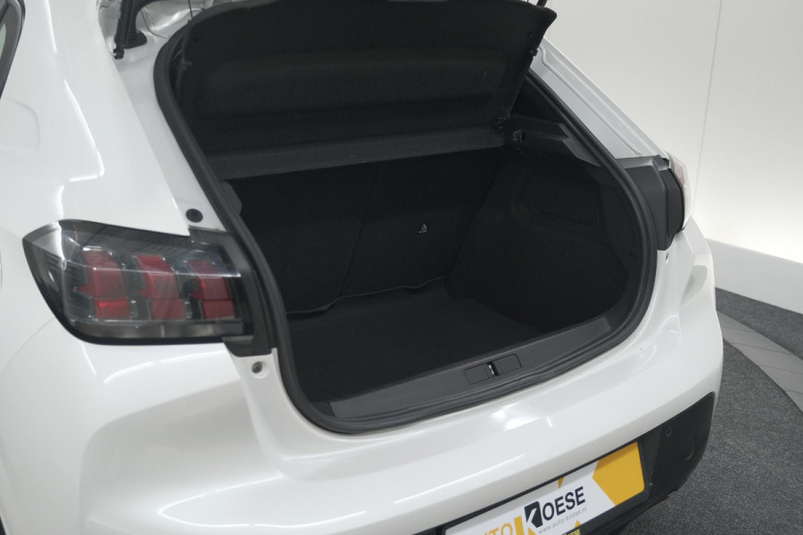 Peugeot 208 PureTech 100 EAT8 Active | Trekhaak | Parkeersensoren | Navigatie | Apple Carplay