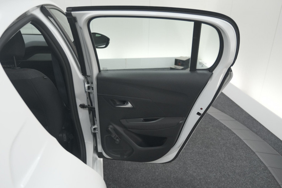 Peugeot 208 PureTech 100 EAT8 Active | Trekhaak | Parkeersensoren | Navigatie | Apple Carplay