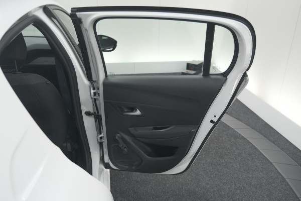 Peugeot 208 PureTech 100 EAT8 Active | Trekhaak | Parkeersensoren | Navigatie | Apple Carplay