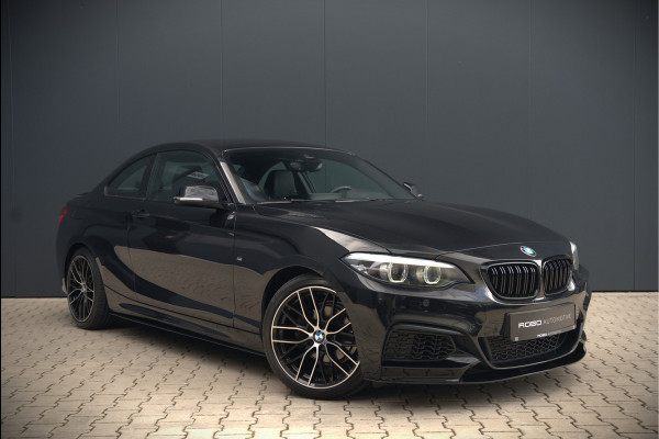 BMW 2 Serie Coupé 218i High Executive M Sport | M Performance | Stoelverwarming | Navigatie | Keyless | Camera | Cruise Control | DAB | HIFI | Parkeersensoren | Leer | Digital Dash | Automaat | NAP | Orig. NL | BTW