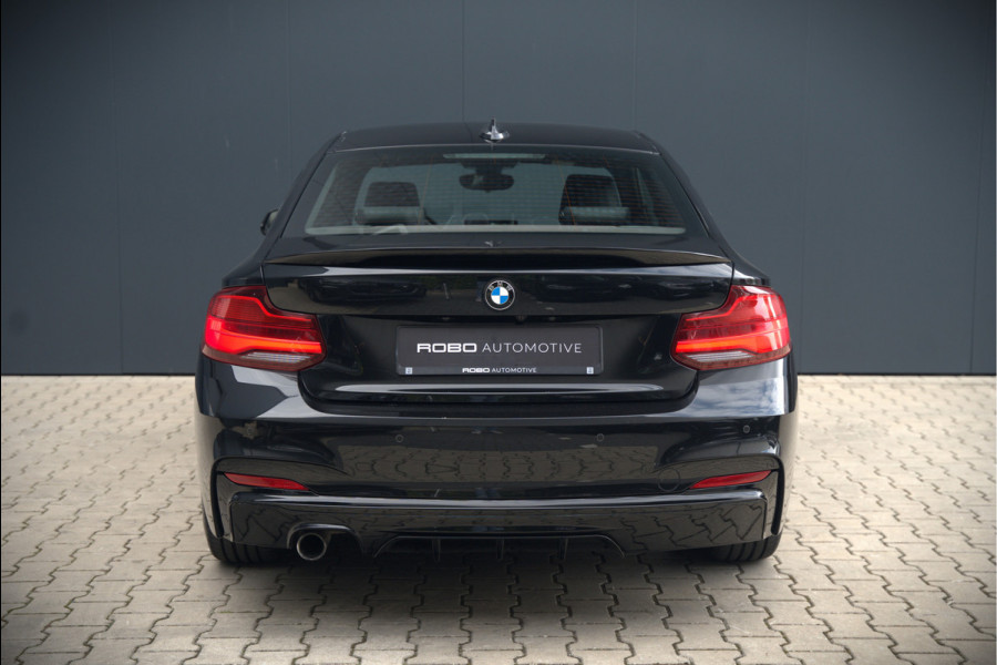 BMW 2 Serie Coupé 218i High Executive M Sport | M Performance | Stoelverwarming | Navigatie | Keyless | Camera | Cruise Control | DAB | HIFI | Parkeersensoren | Leer | Digital Dash | Automaat | NAP | Orig. NL | BTW