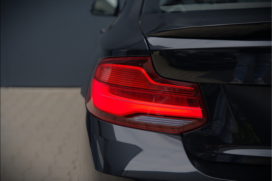 BMW 2 Serie Coupé 218i High Executive M Sport | M Performance | Stoelverwarming | Navigatie | Keyless | Camera | Cruise Control | DAB | HIFI | Parkeersensoren | Leer | Digital Dash | Automaat | NAP | Orig. NL | BTW