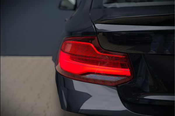 BMW 2 Serie Coupé 218i High Executive M Sport | M Performance | Stoelverwarming | Navigatie | Keyless | Camera | Cruise Control | DAB | HIFI | Parkeersensoren | Leer | Digital Dash | Automaat | NAP | Orig. NL | BTW