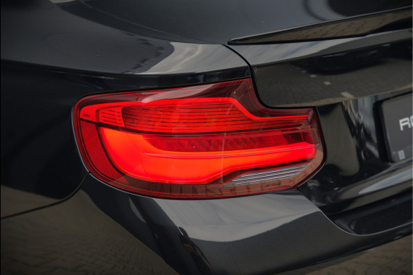 BMW 2 Serie Coupé 218i High Executive M Sport | M Performance | Stoelverwarming | Navigatie | Keyless | Camera | Cruise Control | DAB | HIFI | Parkeersensoren | Leer | Digital Dash | Automaat | NAP | Orig. NL | BTW