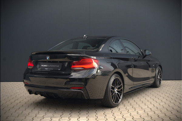 BMW 2 Serie Coupé 218i High Executive M Sport | M Performance | Stoelverwarming | Navigatie | Keyless | Camera | Cruise Control | DAB | HIFI | Parkeersensoren | Leer | Digital Dash | Automaat | NAP | Orig. NL | BTW