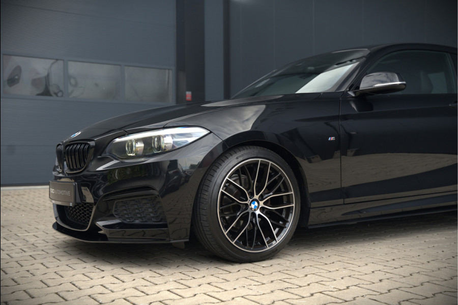 BMW 2 Serie Coupé 218i High Executive M Sport | M Performance | Stoelverwarming | Navigatie | Keyless | Camera | Cruise Control | DAB | HIFI | Parkeersensoren | Leer | Digital Dash | Automaat | NAP | Orig. NL | BTW