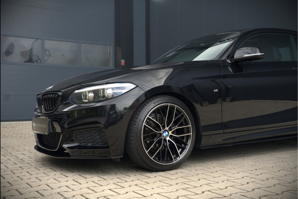 BMW 2 Serie Coupé 218i High Executive M Sport | M Performance | Stoelverwarming | Navigatie | Keyless | Camera | Cruise Control | DAB | HIFI | Parkeersensoren | Leer | Digital Dash | Automaat | NAP | Orig. NL | BTW