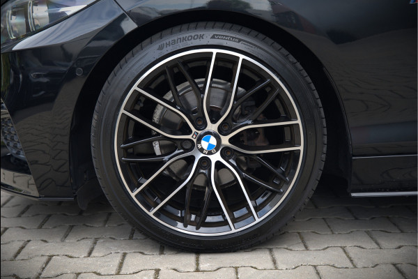 BMW 2 Serie Coupé 218i High Executive M Sport | M Performance | Stoelverwarming | Navigatie | Keyless | Camera | Cruise Control | DAB | HIFI | Parkeersensoren | Leer | Digital Dash | Automaat | NAP | Orig. NL | BTW