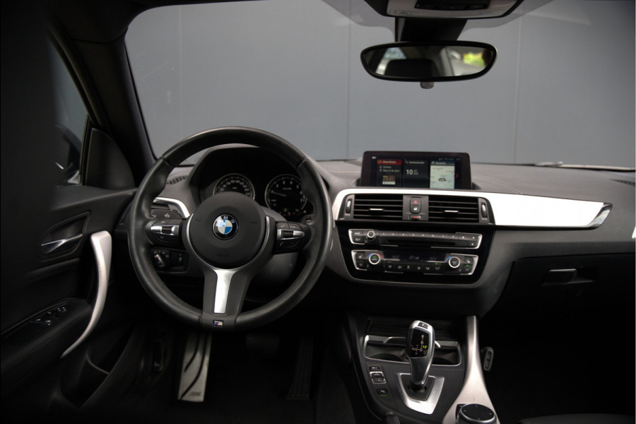 BMW 2 Serie Coupé 218i High Executive M Sport | M Performance | Stoelverwarming | Navigatie | Keyless | Camera | Cruise Control | DAB | HIFI | Parkeersensoren | Leer | Digital Dash | Automaat | NAP | Orig. NL | BTW