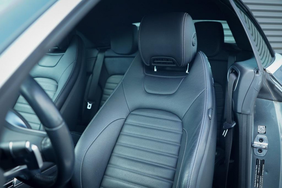 Mercedes-Benz C-Klasse Cabrio 200 / AMG / Facelift / NL Auto / Leder / Carplay
