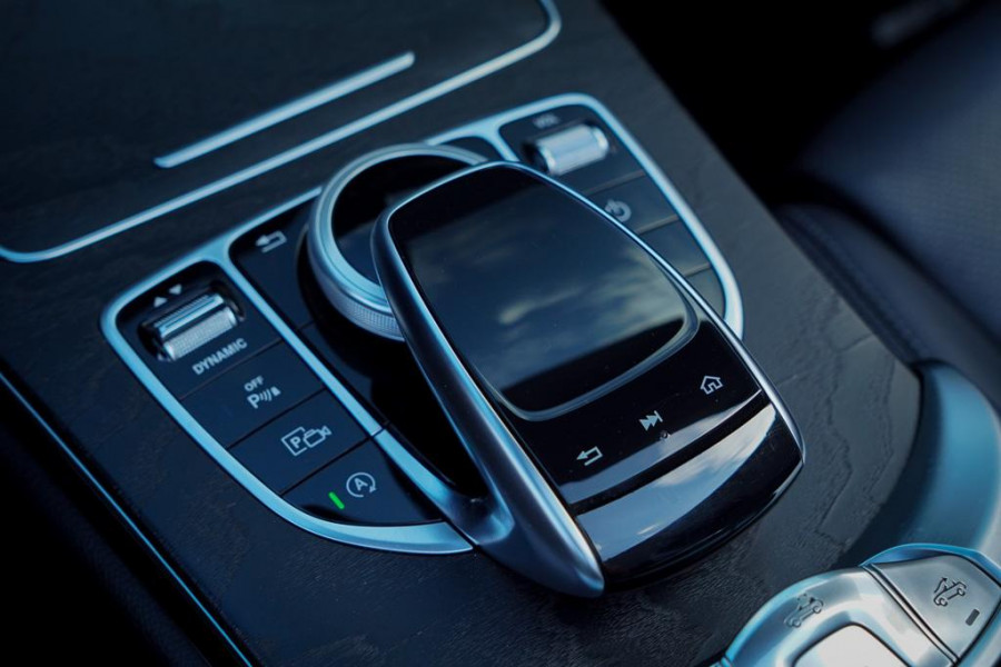 Mercedes-Benz C-Klasse Cabrio 200 / AMG / Facelift / NL Auto / Leder / Carplay