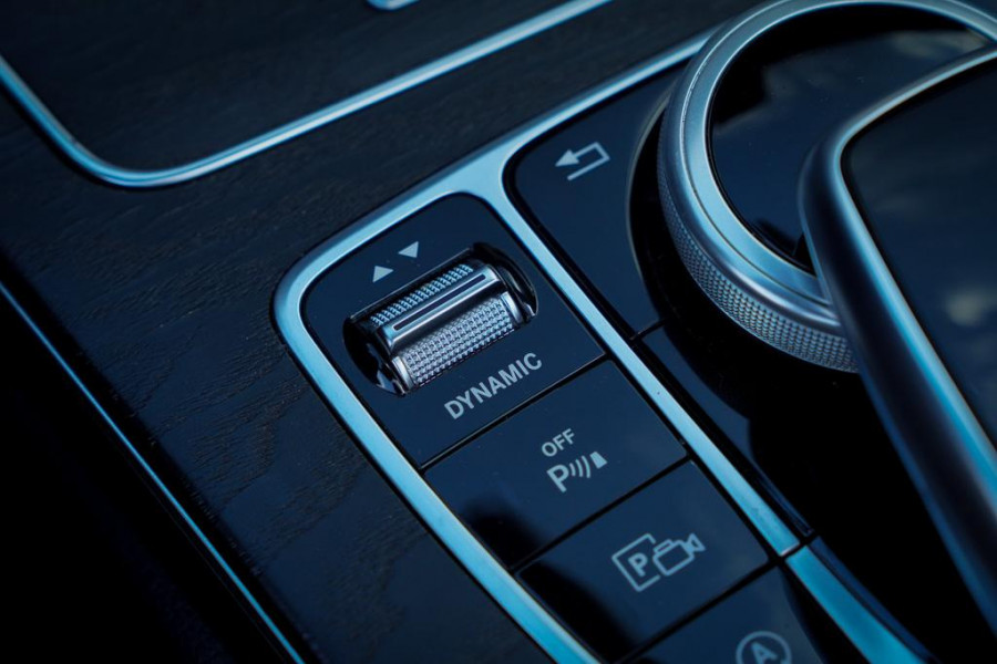 Mercedes-Benz C-Klasse Cabrio 200 / AMG / Facelift / NL Auto / Leder / Carplay