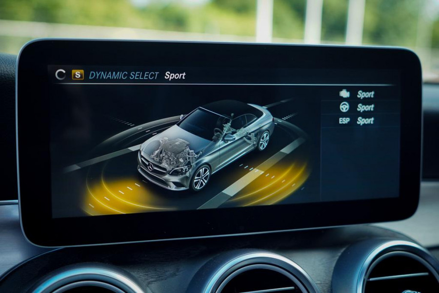 Mercedes-Benz C-Klasse Cabrio 200 / AMG / Facelift / NL Auto / Leder / Carplay