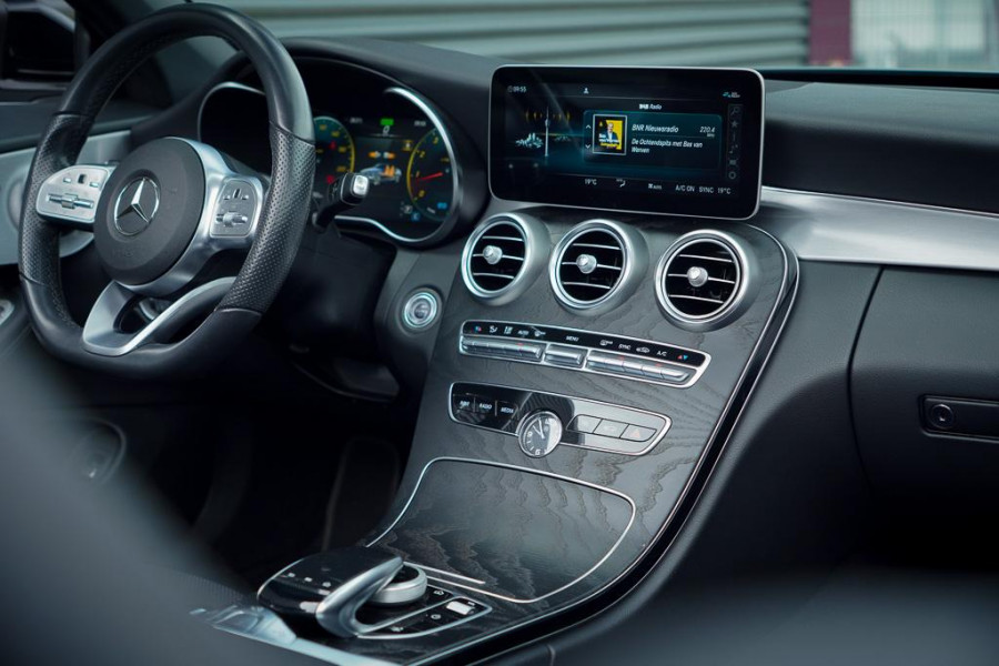 Mercedes-Benz C-Klasse Cabrio 200 / AMG / Facelift / NL Auto / Leder / Carplay