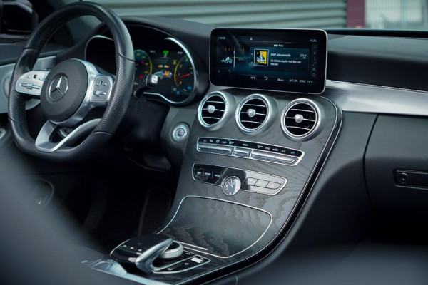 Mercedes-Benz C-Klasse Cabrio 200 / AMG / Facelift / NL Auto / Leder / Carplay