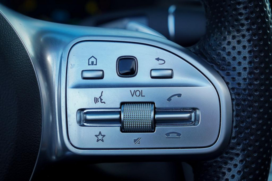 Mercedes-Benz C-Klasse Cabrio 200 / AMG / Facelift / NL Auto / Leder / Carplay