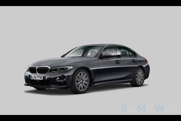 BMW 3-serie 330e High Executive M Sport | M Performance | Panoramadak  | 360° Camera | Assisted Driving | Head Up Display | Stoelverwarming | Stuurverwarming | Apple Carplay | Navigatie | Adaptive Cruise Control | Ambiance Verlicht