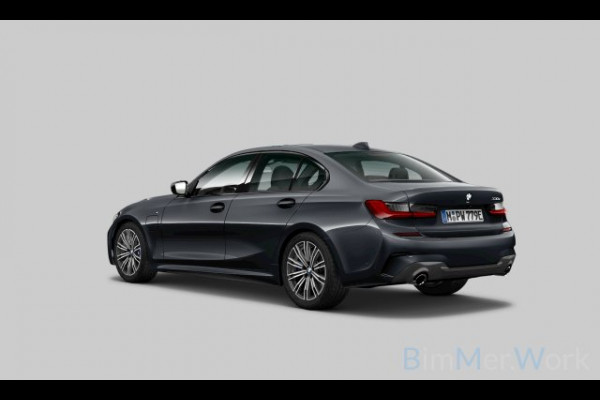 BMW 3-serie 330e High Executive M Sport | M Performance | Panoramadak  | 360° Camera | Assisted Driving | Head Up Display | Stoelverwarming | Stuurverwarming | Apple Carplay | Navigatie | Adaptive Cruise Control | Ambiance Verlicht
