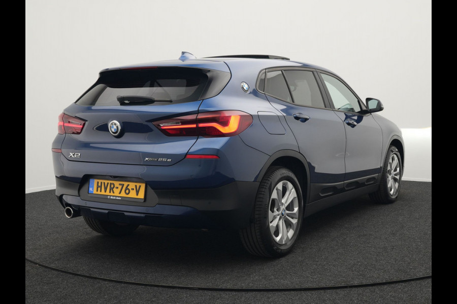 BMW X2 xDrive25e Executive Plug In Hybrid 220pk Dealer O.H PHEV | Panodak | Adaptive Cruise | Camera | Navi Pro | Lederen Bekleding | Sfeerverlichting | Keyless |