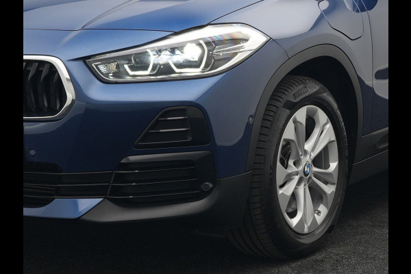 BMW X2 xDrive25e Executive Plug In Hybrid 220pk Dealer O.H PHEV | Panodak | Adaptive Cruise | Camera | Navi Pro | Lederen Bekleding | Sfeerverlichting | Keyless |