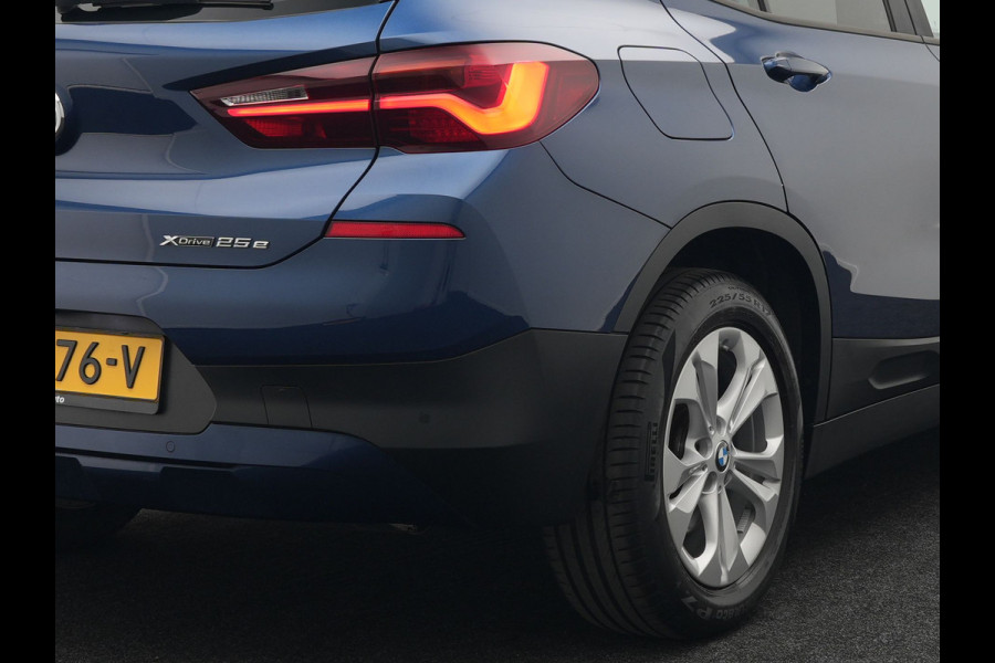 BMW X2 xDrive25e Executive Plug In Hybrid 220pk Dealer O.H PHEV | Panodak | Adaptive Cruise | Camera | Navi Pro | Lederen Bekleding | Sfeerverlichting | Keyless |