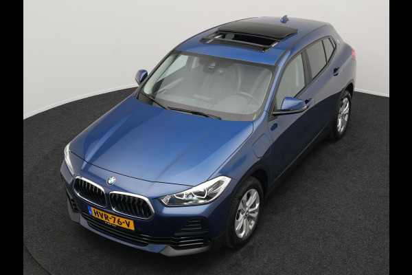 BMW X2 xDrive25e Executive Plug In Hybrid 220pk Dealer O.H PHEV | Panodak | Adaptive Cruise | Camera | Navi Pro | Lederen Bekleding | Sfeerverlichting | Keyless |
