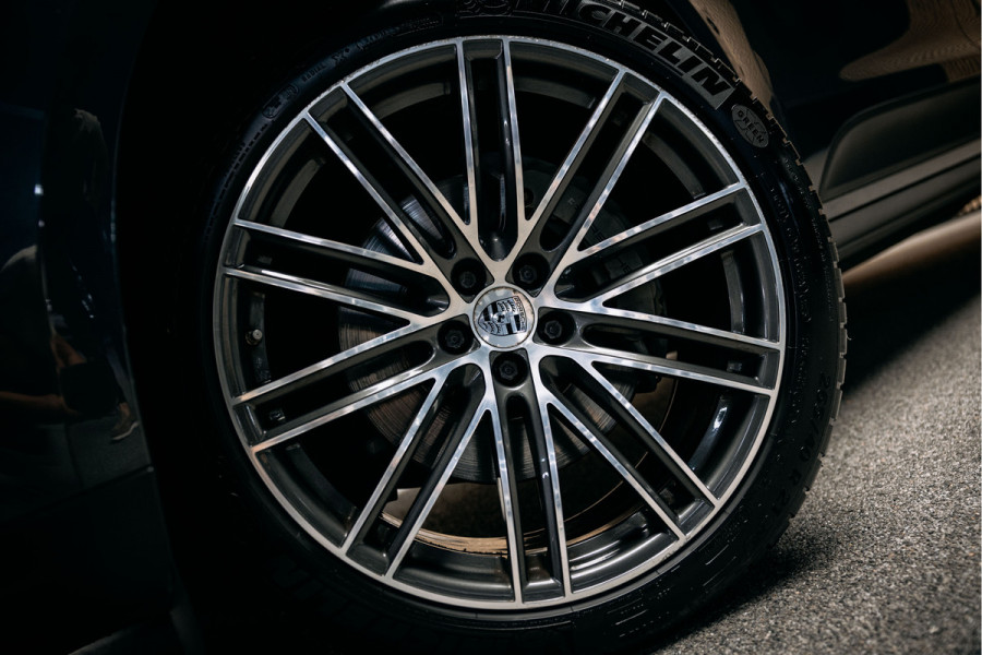 Porsche Macan 3.0 S | Pano | Stoelverwarming | Sportuitlaat | Luchtvering | Trekhaak |