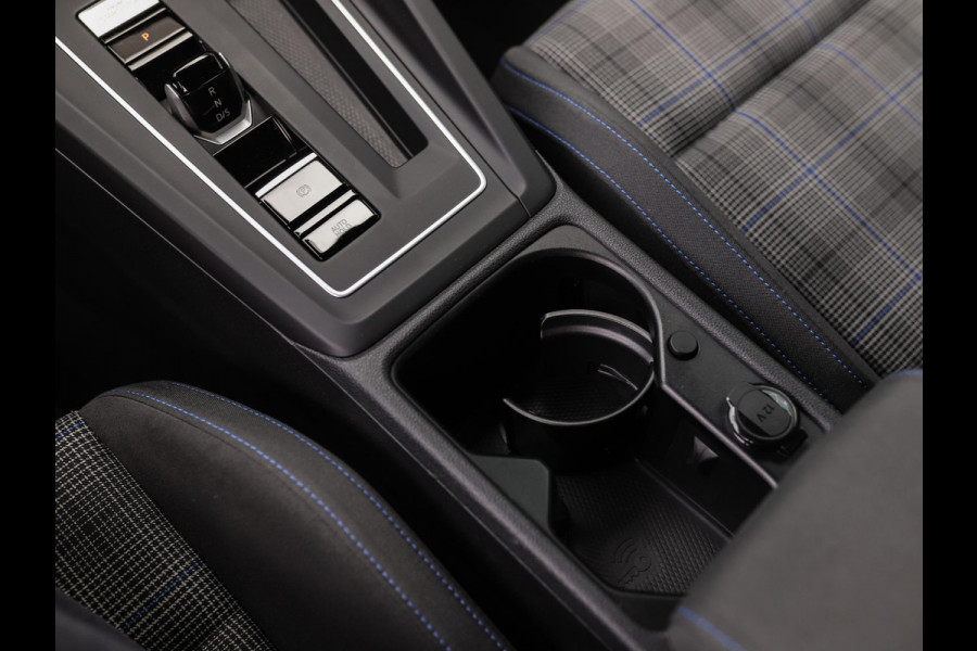 Volkswagen Golf 1.4 eHybrid GTE | Stoel/Stuurverw. | Carplay | ACC | PDC | 3-Zone Airco