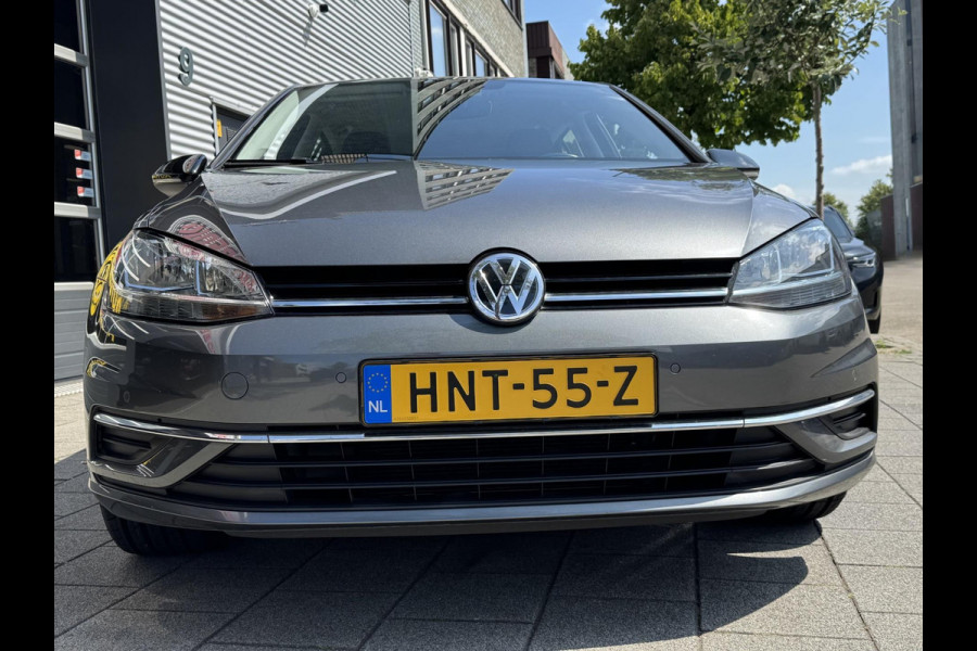 Volkswagen Golf 1.0 TSI IQ-Drive Limited - Navigatie / Apple CarPlay I Airco I LED I PDC I 19"Sport velgen I Dealer onderhouden