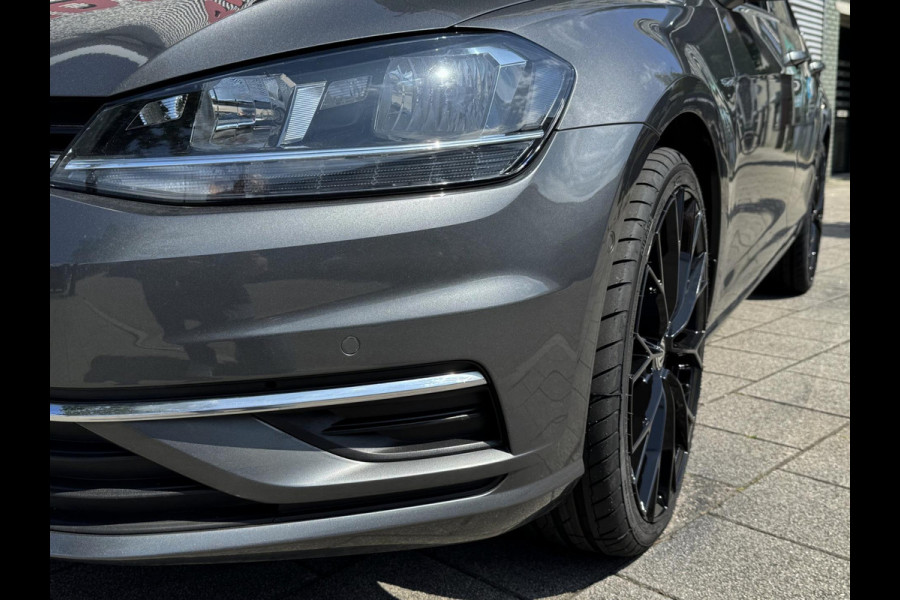 Volkswagen Golf 1.0 TSI IQ-Drive Limited - Navigatie / Apple CarPlay I Airco I LED I PDC I 19"Sport velgen I Dealer onderhouden