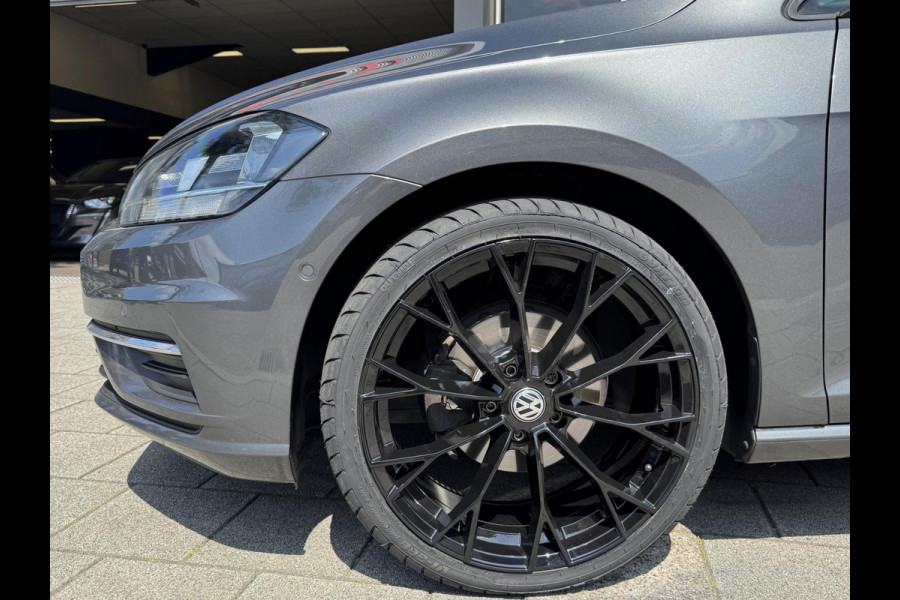 Volkswagen Golf 1.0 TSI IQ-Drive Limited - Navigatie / Apple CarPlay I Airco I LED I PDC I 19"Sport velgen I Dealer onderhouden