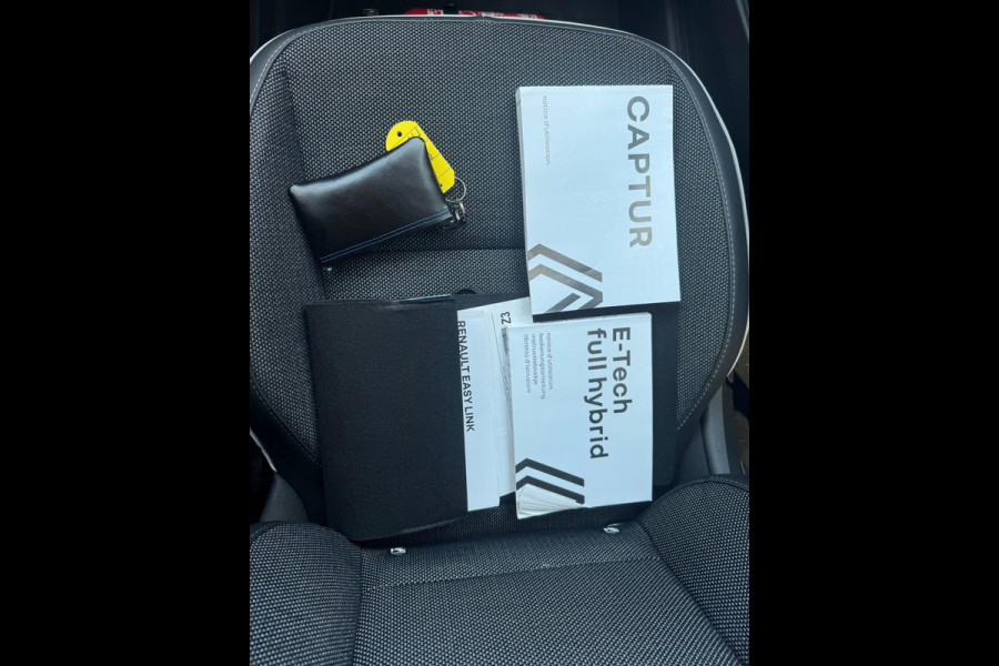 Renault Captur 1.6 E-Tech full hybrid 145 techno Groot navi / Camera / Virtual cockpit / P-sensoren / Lage km stand!