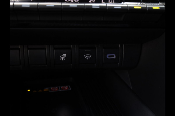 Toyota C-HR Hybrid 200 AWD First Edition | El. Achterklep | Stoelverwarming