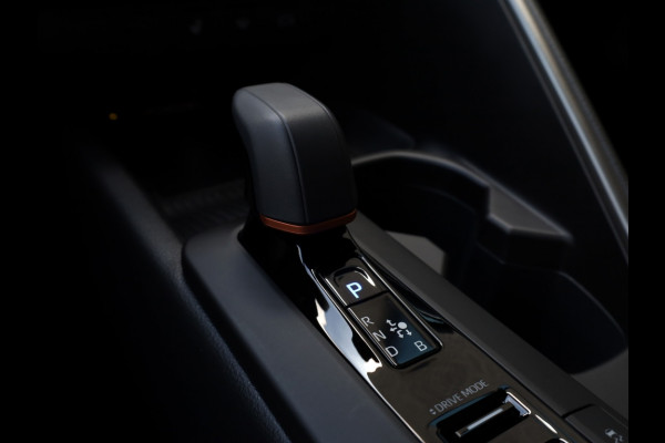 Toyota C-HR Hybrid 200 AWD First Edition | El. Achterklep | Stoelverwarming