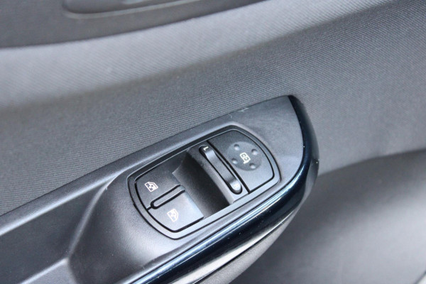 Opel Corsa 1.4 Online Edition Airco Navi CarPlay Pdc Nap