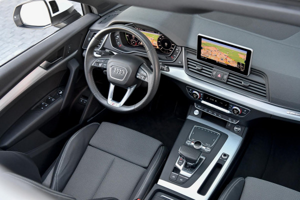 Audi Q5 55 TFSI e quattro Competition 3x S-Line. Luchtv, Pano, ACC, 360, B&O, Trekh, Stuurvw, Keyless, Matrix, CarPlay, Dodeh!