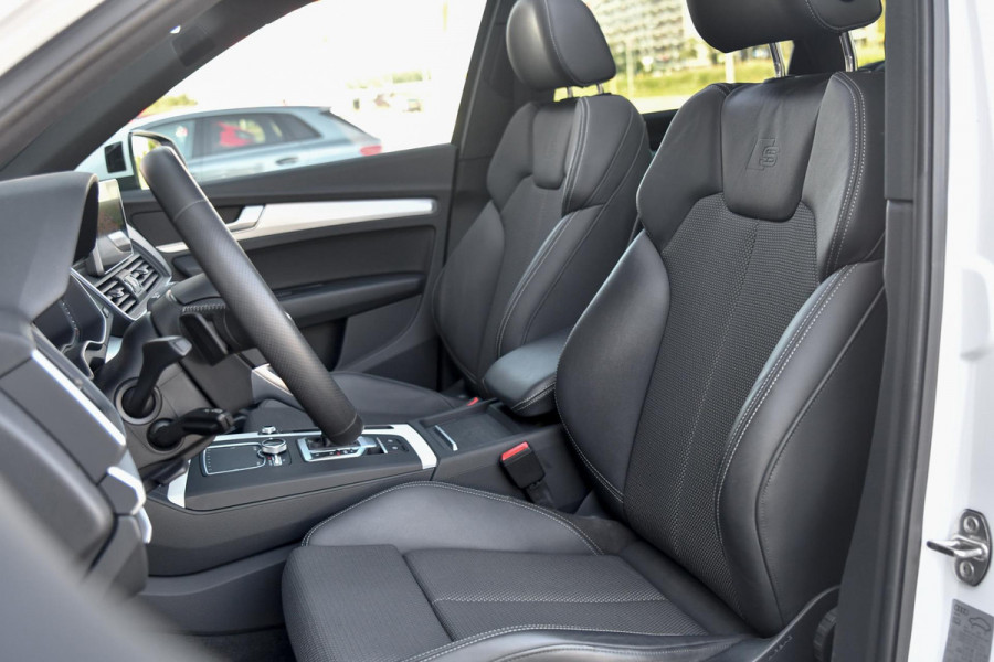 Audi Q5 55 TFSI e quattro Competition 3x S-Line. Luchtv, Pano, ACC, 360, B&O, Trekh, Stuurvw, Keyless, Matrix, CarPlay, Dodeh!