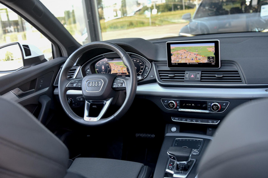 Audi Q5 55 TFSI e quattro Competition 3x S-Line. Luchtv, Pano, ACC, 360, B&O, Trekh, Stuurvw, Keyless, Matrix, CarPlay, Dodeh!
