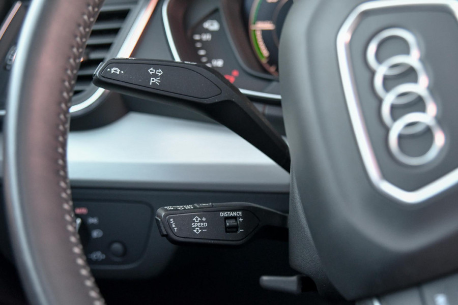 Audi Q5 55 TFSI e quattro Competition 3x S-Line. Luchtv, Pano, ACC, 360, B&O, Trekh, Stuurvw, Keyless, Matrix, CarPlay, Dodeh!