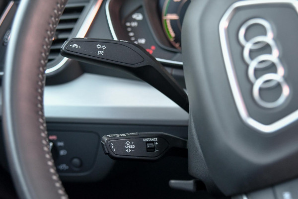 Audi Q5 55 TFSI e quattro Competition 3x S-Line. Luchtv, Pano, ACC, 360, B&O, Trekh, Stuurvw, Keyless, Matrix, CarPlay, Dodeh!