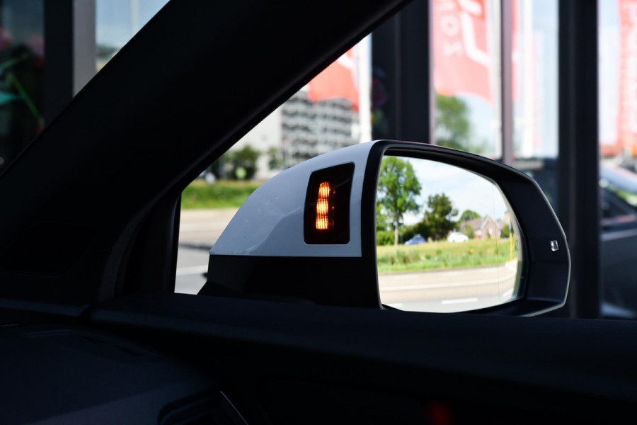 Audi Q5 55 TFSI e quattro Competition 3x S-Line. Luchtv, Pano, ACC, 360, B&O, Trekh, Stuurvw, Keyless, Matrix, CarPlay, Dodeh!