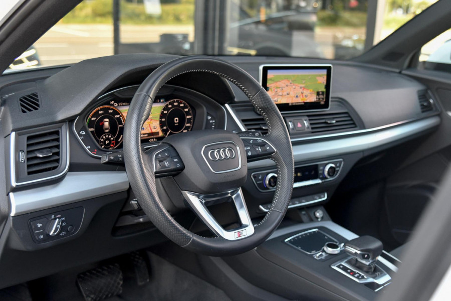 Audi Q5 55 TFSI e quattro Competition 3x S-Line. Luchtv, Pano, ACC, 360, B&O, Trekh, Stuurvw, Keyless, Matrix, CarPlay, Dodeh!