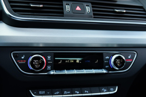 Audi Q5 55 TFSI e quattro Competition 3x S-Line. Luchtv, Pano, ACC, 360, B&O, Trekh, Stuurvw, Keyless, Matrix, CarPlay, Dodeh!