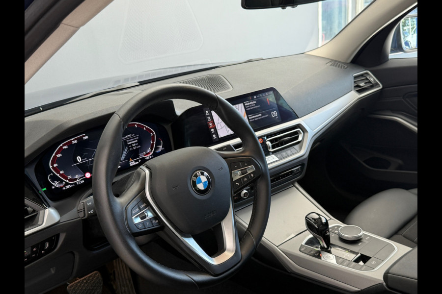 BMW 3-serie 320i BNS Edit Navi|Sportstoelen|Apple Carplay|Dealer Onderhouden