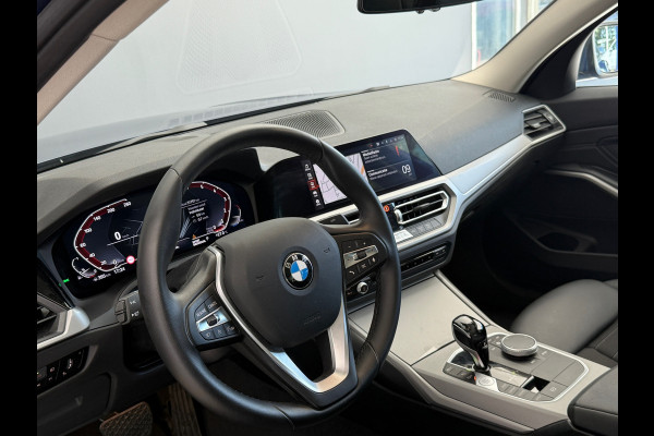 BMW 3-serie 320i BNS Edit Navi|Sportstoelen|Apple Carplay|Dealer Onderhouden