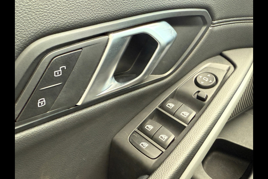 BMW 3-serie 320i BNS Edit Navi|Sportstoelen|Apple Carplay|Dealer Onderhouden