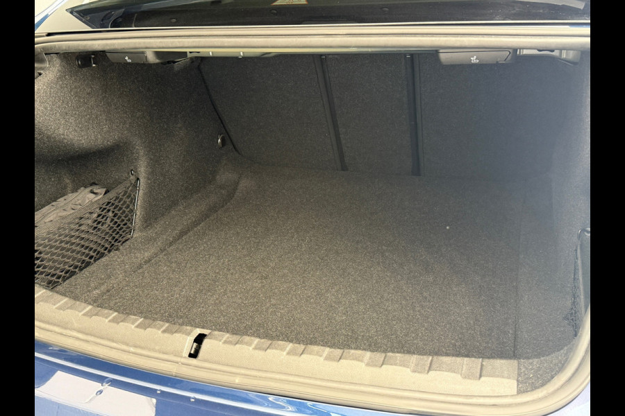 BMW 3-serie 320i BNS Edit Navi|Sportstoelen|Apple Carplay|Dealer Onderhouden
