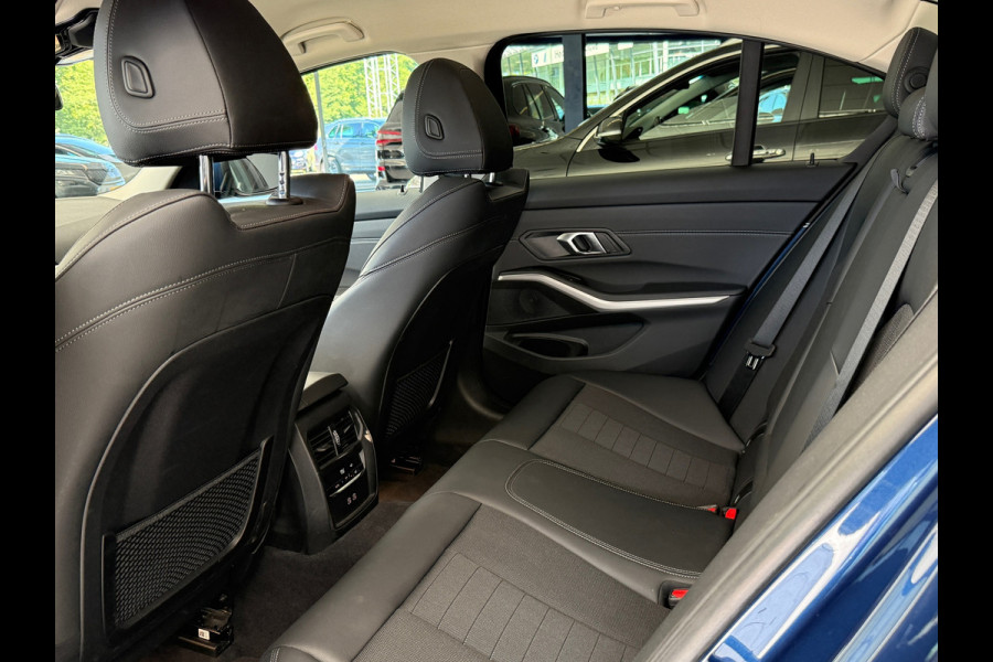 BMW 3-serie 320i BNS Edit Navi|Sportstoelen|Apple Carplay|Dealer Onderhouden